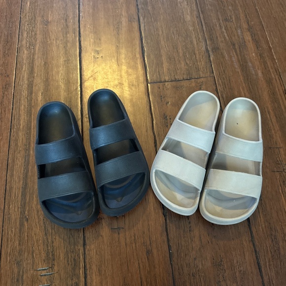 Old navy sandals bundle - Picture 1 of 5
